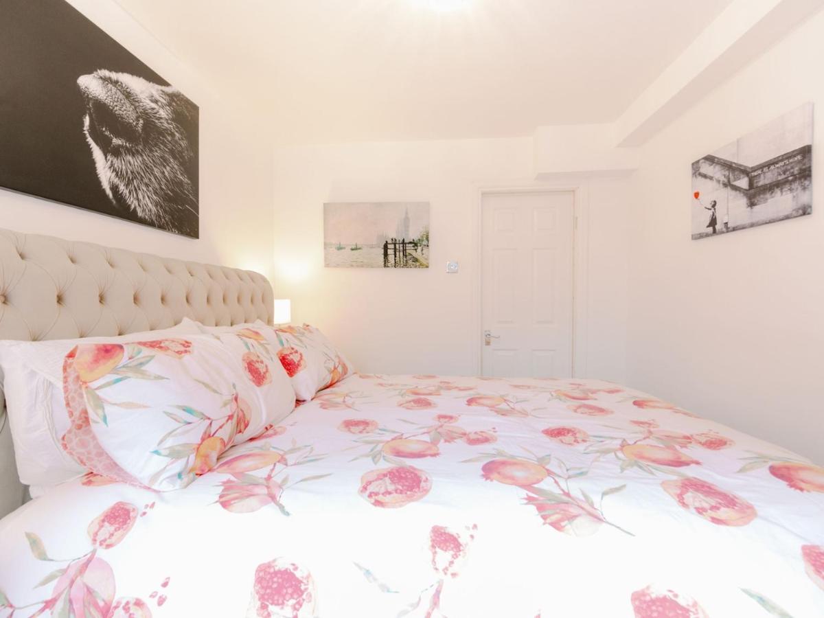Апартаменты Pass The Keys Recently Renovated 1Br Flat With Private Garden In South Лондон Экстерьер фото